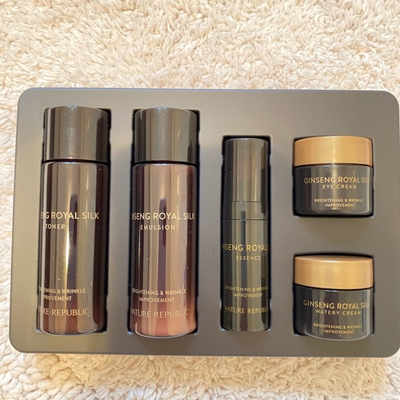 Nature Republic Ginseng Royal Silk Trial Kit - Picture 2 of 4